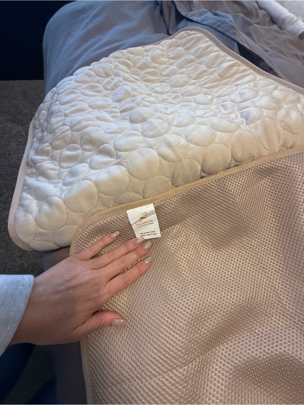 2x Pelsbarn Cooling Cream Quilted Dog Mat - Reversible - Picture 5 of 5